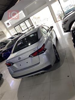 نيسان فيرسا